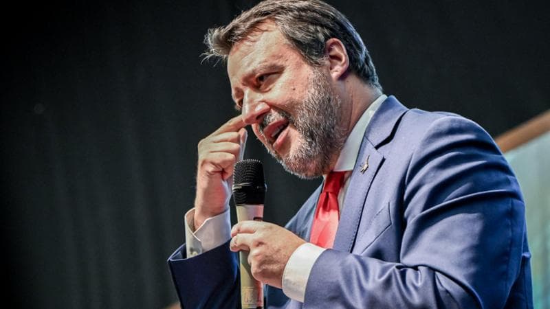 Leggi antiscientifiche, rigurgiti No Vax, pose trumpiane: ecco la sanità versione Salvini