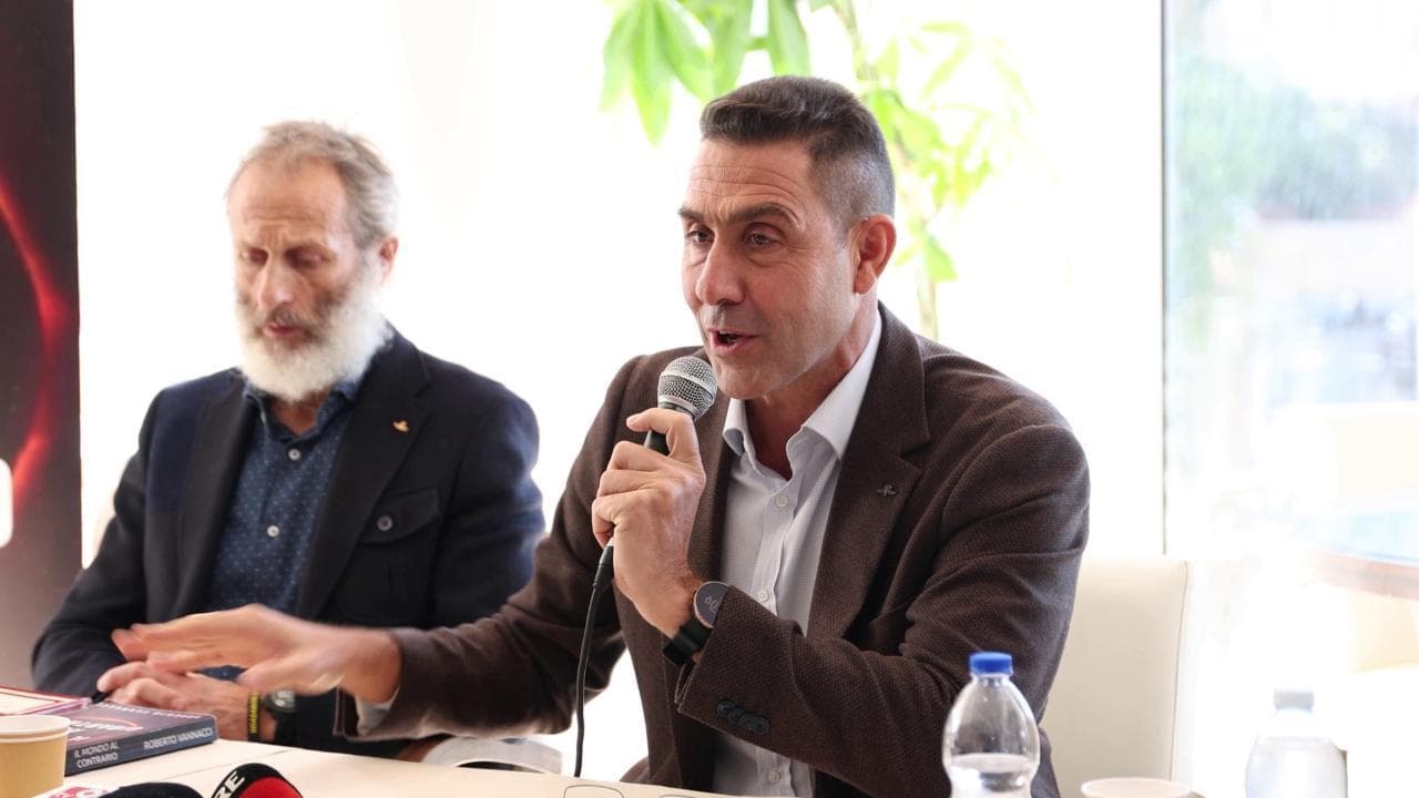 Il mondo al contrario diventa un movimento. Vannacci: "Se Salvini fosse contrario me lo direbbe"