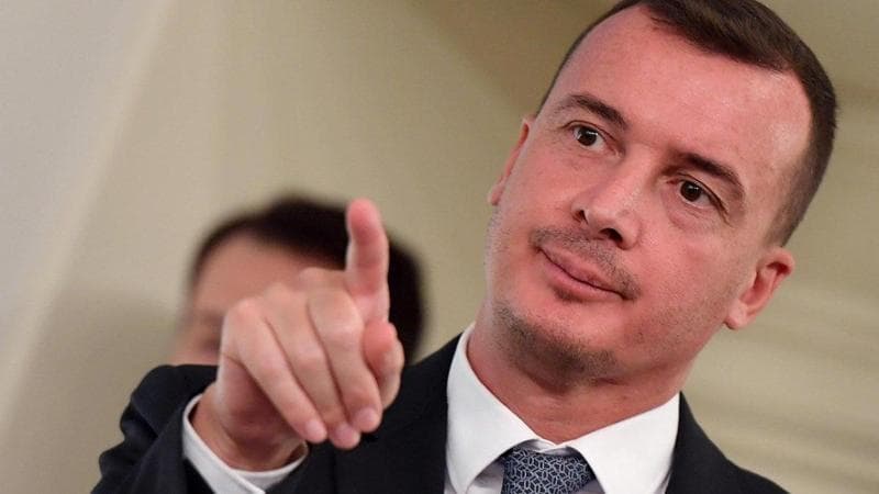 Casalino: “Amo stare nascosto. All’assemblea in felpa? Ormai sono di sinistra”