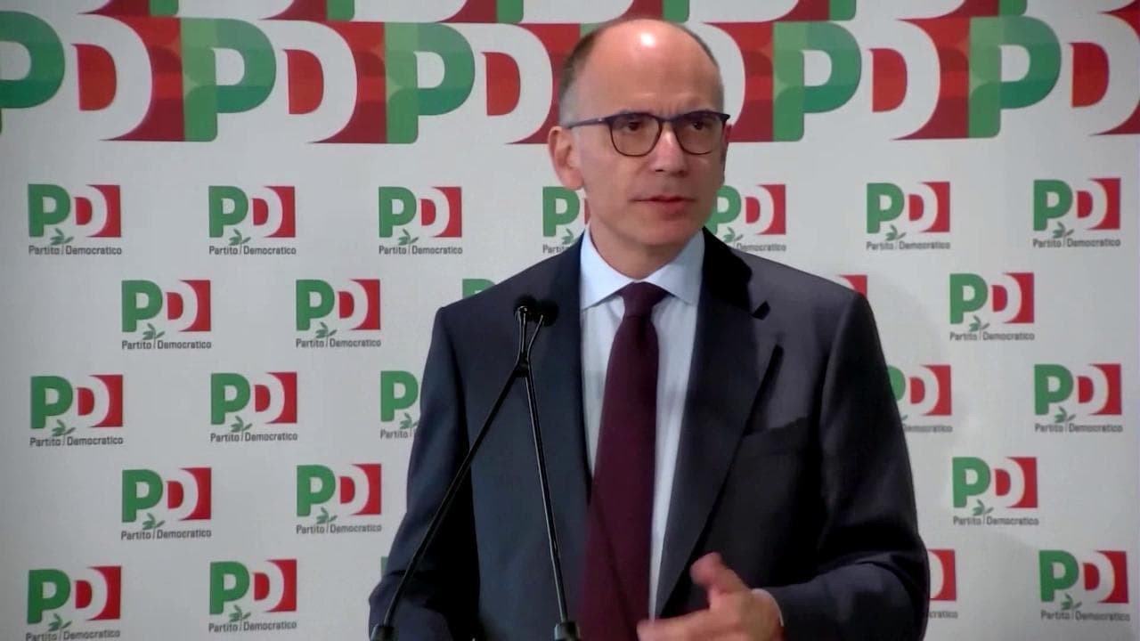 Letta difende il simbolo del Pd: "Rimanga così com'è". Poi fa mea culpa sul governismo dem