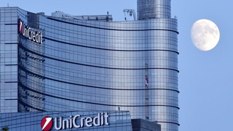 La sede centrale di Unicredit in piazza Gae Aulenti a Milano
