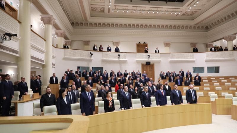 Georgia, presidente e opposizione boicottano l’insediamento del nuovo Parlamento