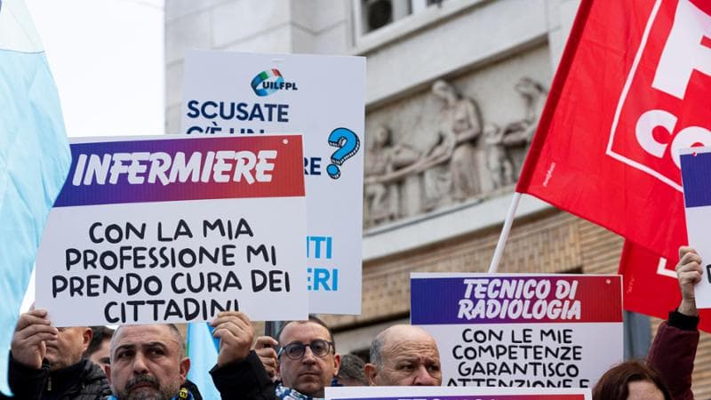 Il flashmob di martedì 26 di Fp Cgil e UilPa davanti al ministero della Salute