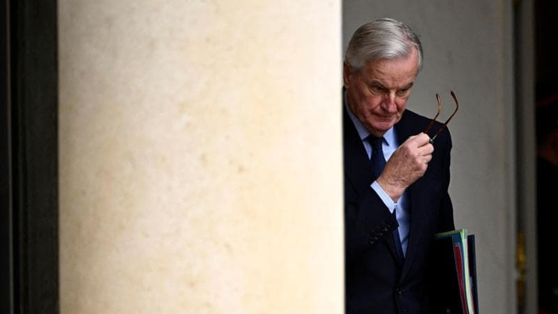 I conti non tornano più: ultimatum di Le Pen, ora Barnier è a rischio