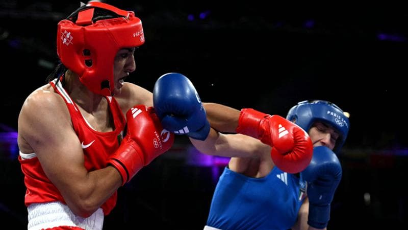Angela Carini durante il match con Imane Khelif alle Olimpiadi
