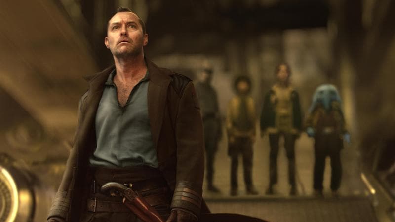 Jude Law nella serie "Skeleton crew", dal 4 dicembre su Disney+