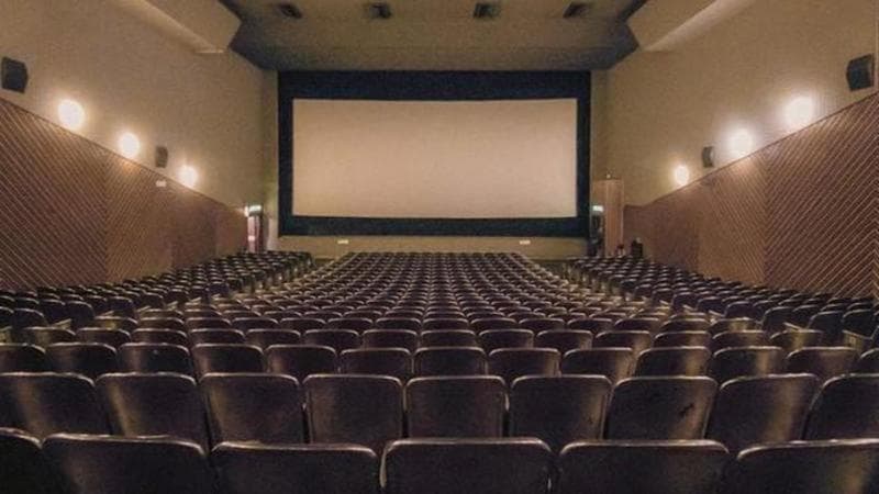 La fabbrica di Cinecittà affonda nei debiti. E scattano le verifiche