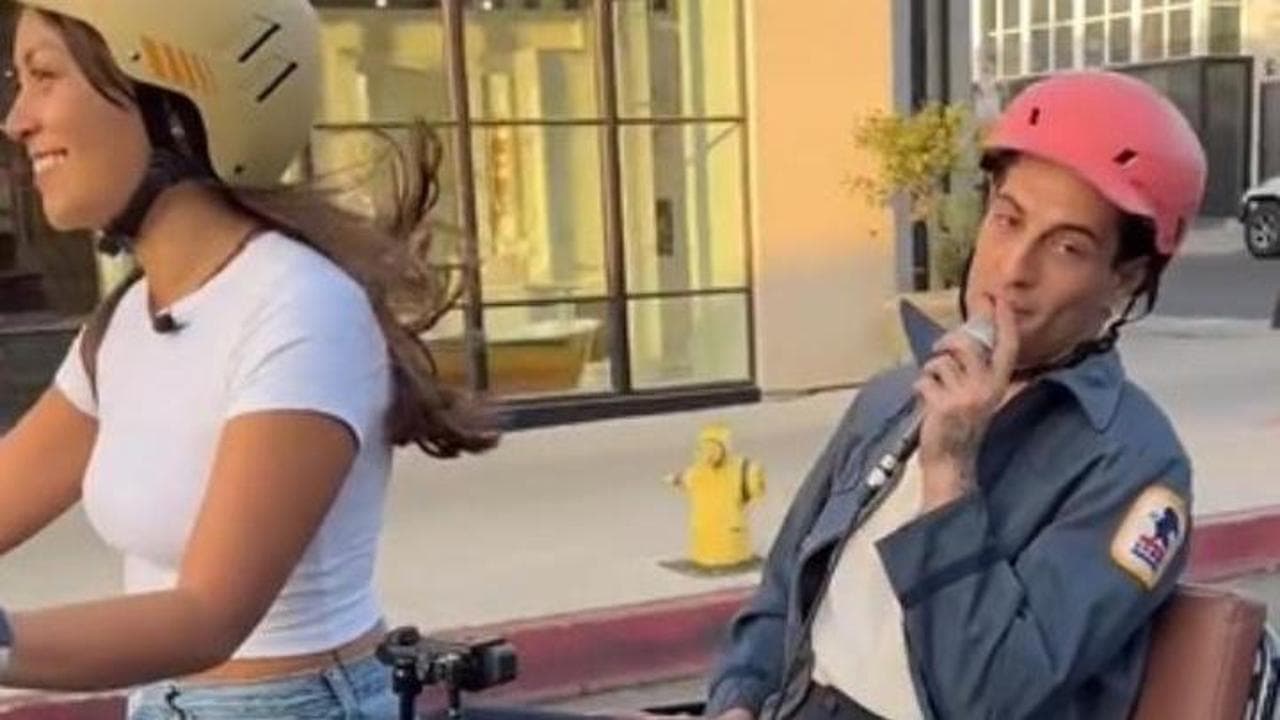 Damiano David sorprende Los Angeles con un karaoke su due ruote e conquista TikTok