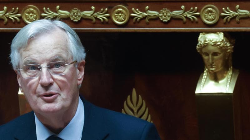 Francia, si apre la crisi. Le Pen e Mélenchon pronti a far cadere il governo Barnier