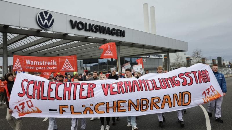 Volkswagen, prima ondata di scioperi. “I vertici ci hanno rovinato la reputazione con il Dieselgate”