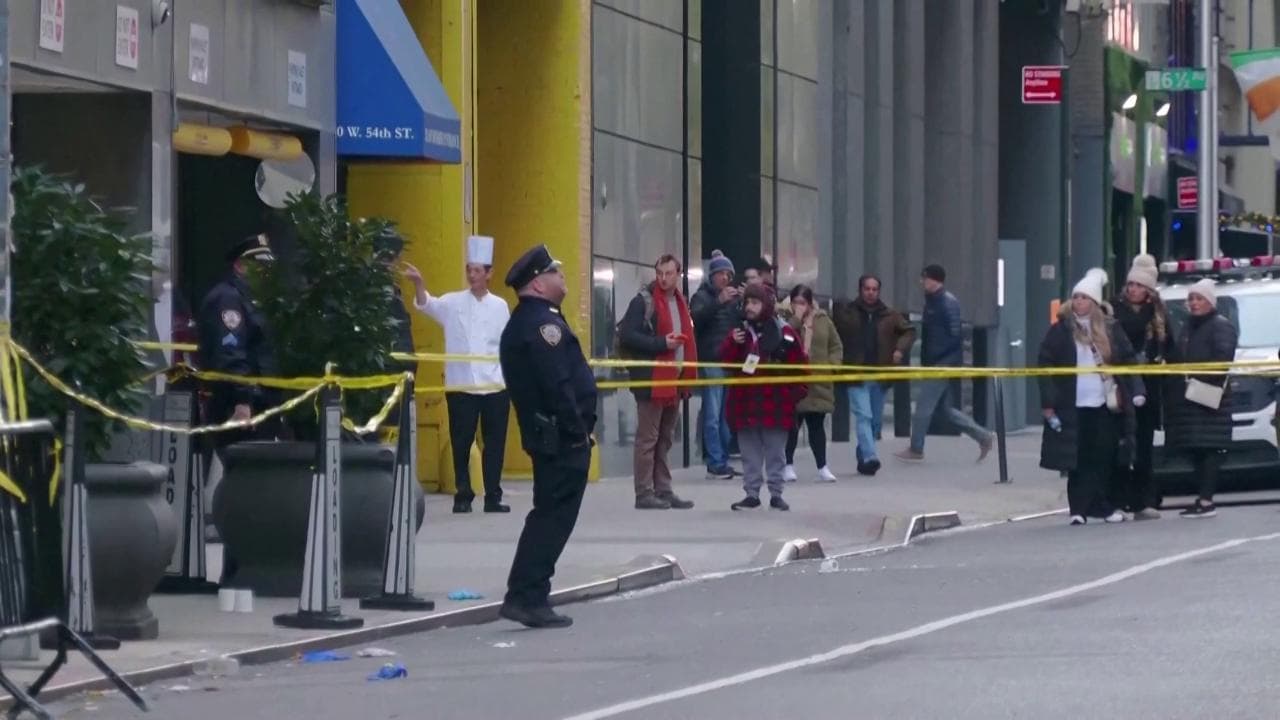 New York, il ceo di UnitedHealthcare ucciso da un killer a volto coperto. Il luogo del delitto