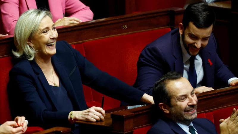 Francia, il politologo Thevenon: “Destra e sinistra incompatibili, la loro convergenza non durerà”