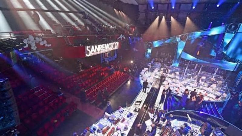 Sanremo, la Rai tira dritto: “Il festival resta a noi”. Il Pd vuole l’ad Rossi in vigilanza