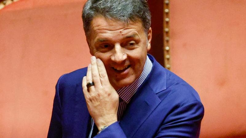Renzi: “Il macronismo è finito, ma il presidente deve restare o Le Pen si prende la Francia”