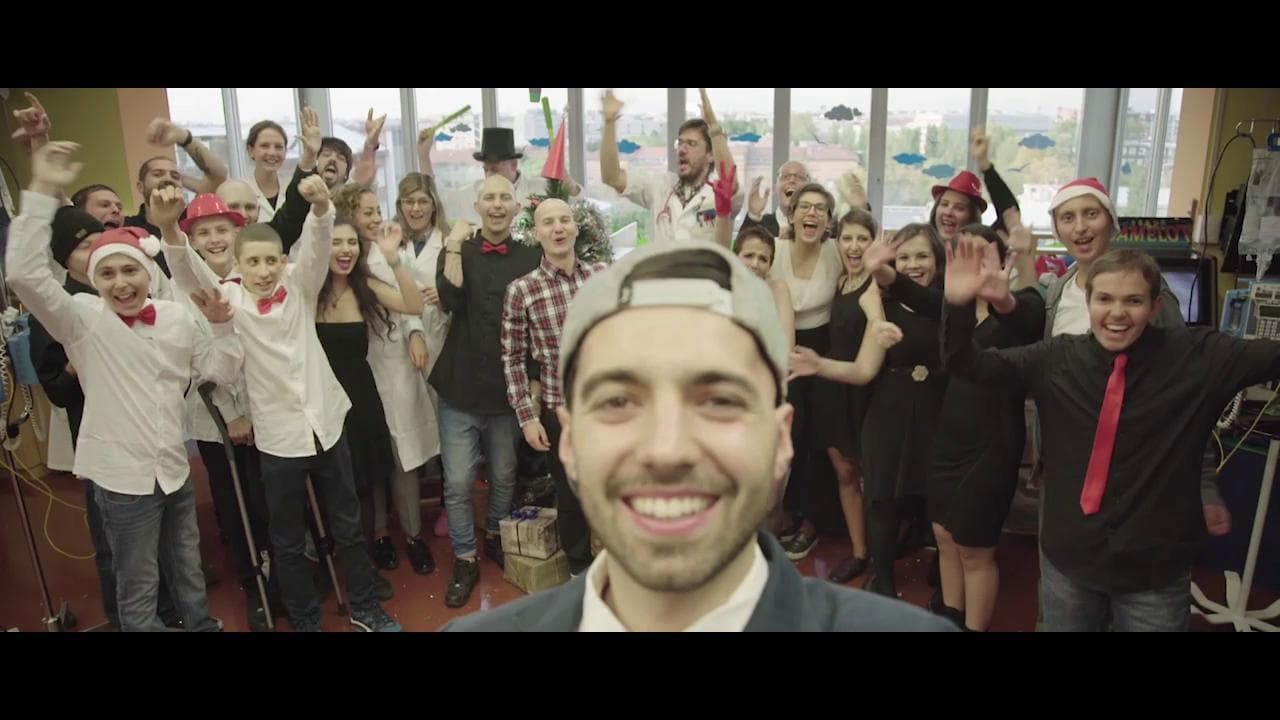 Palle di Natale (Smile! It's Christmas Day), il video dei ragazzi dell'Istituto Nazionale dei Tumori