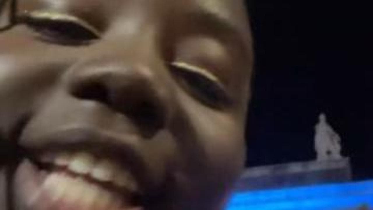 X Factor, la gioia di Mimì Caruso: "Ringrazio tutti". E Piazza Plebiscito canta Mina insieme a lei