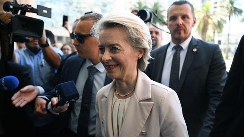 L'arrivo della presidente della Commissione Ue Ursula von der Leyen il 5 dicembre a Montevideo
