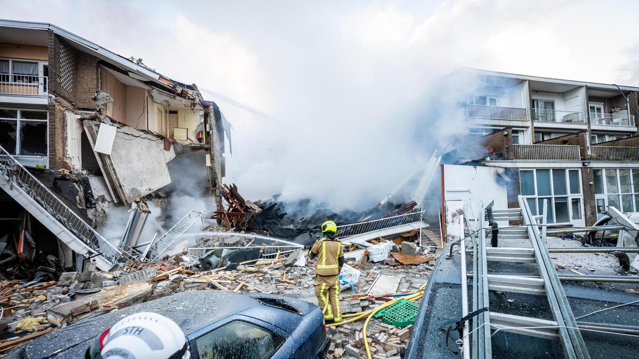 オランダ、ハーグのアパートで爆発：20人死亡の恐れ