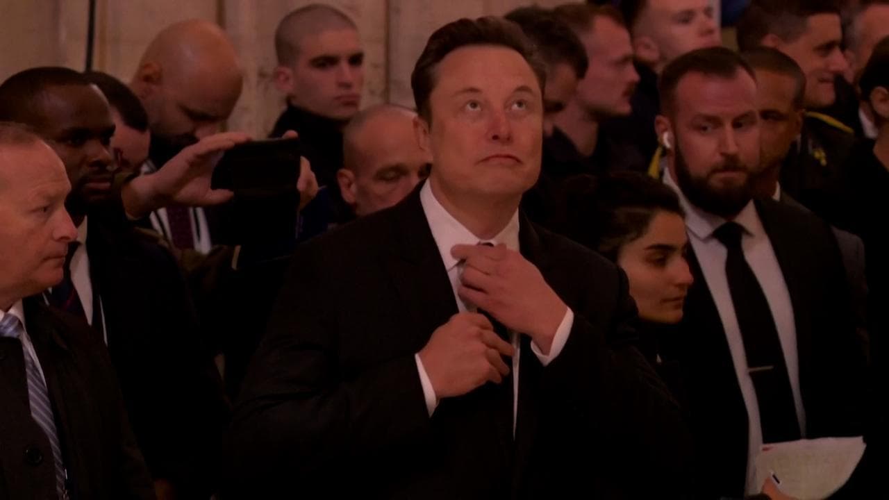 Riapre Notre-Dame, Elon Musk è nella cattedrale insieme a Trump