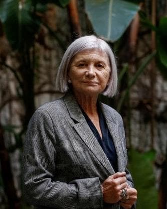 Alicia Giménez-Bartlett è l’autrice spagnola che ha creato l’iconica Petra Delicado, la prima poliziotta letteraria d’Europa