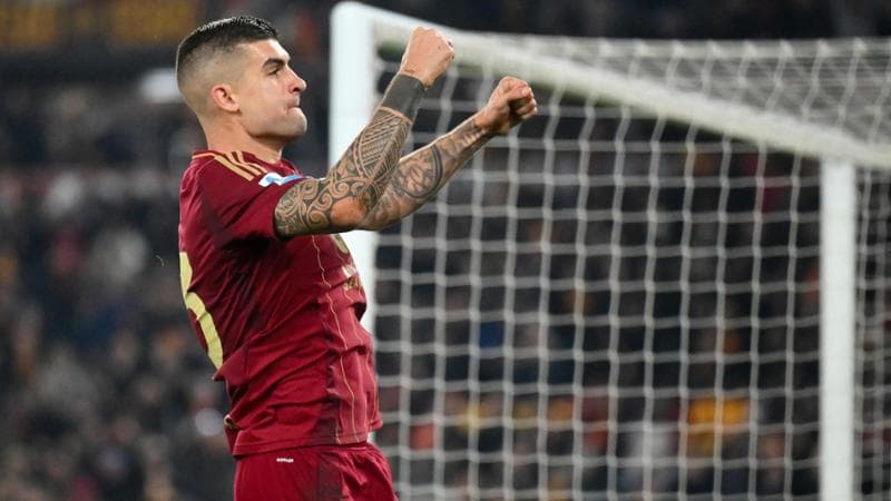 Gianluca Mancini festeggia la rete del 2-1