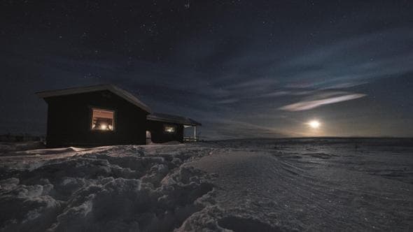 Nascosti sotto un cielo immenso