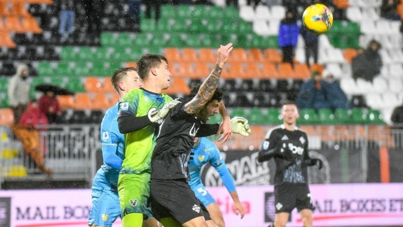 Venezia-Como 2-2: al Penzo decide il vento, il pari non fa felice nessuno