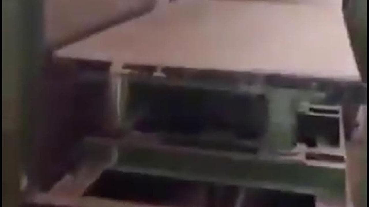 Siria carcere Sednaya corde per impiccagioni e pressa per corpi