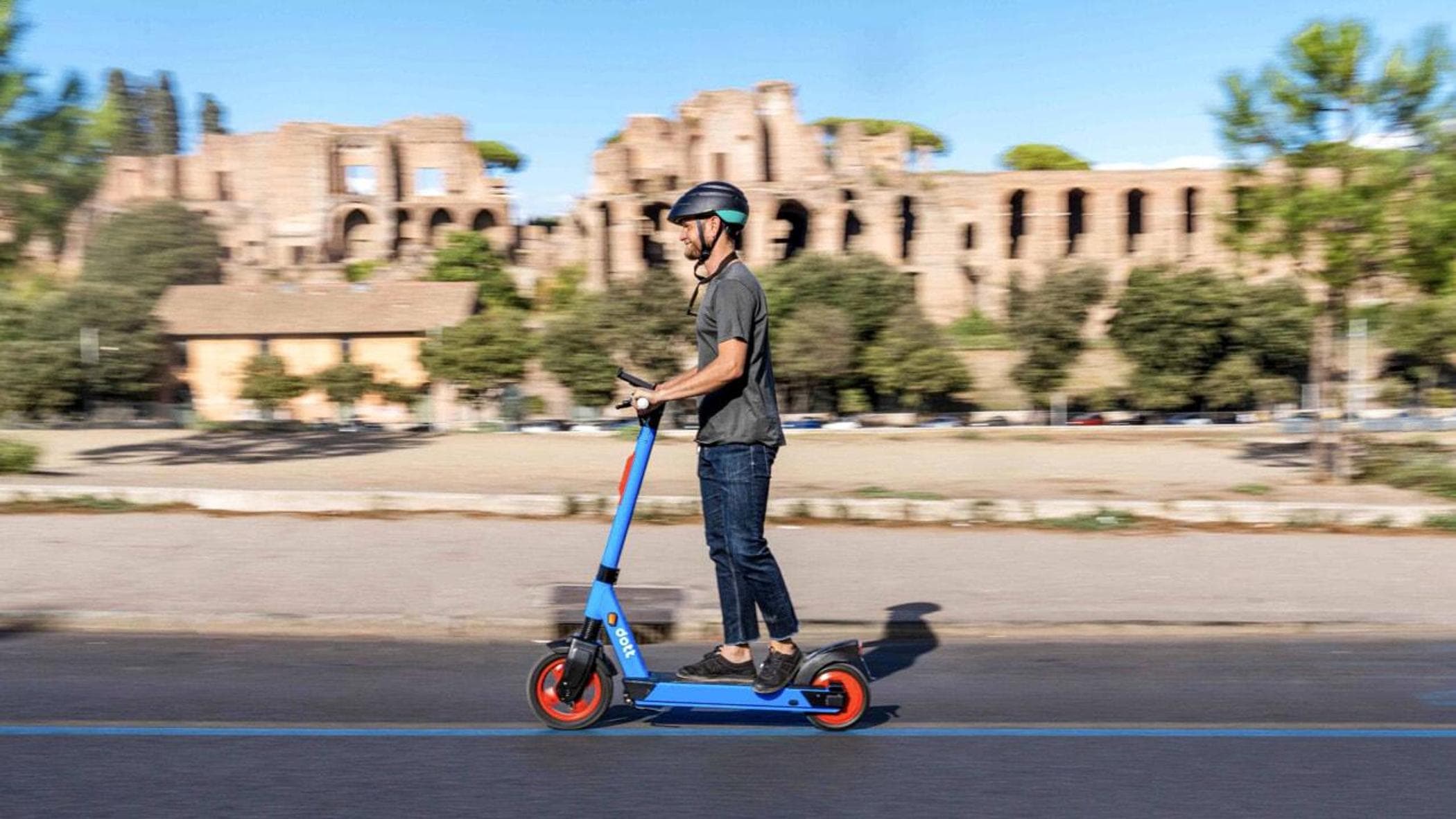 新しい高速道路コード、スクーターに関するニュース: ナンバープレートの義務からヘルメットまで