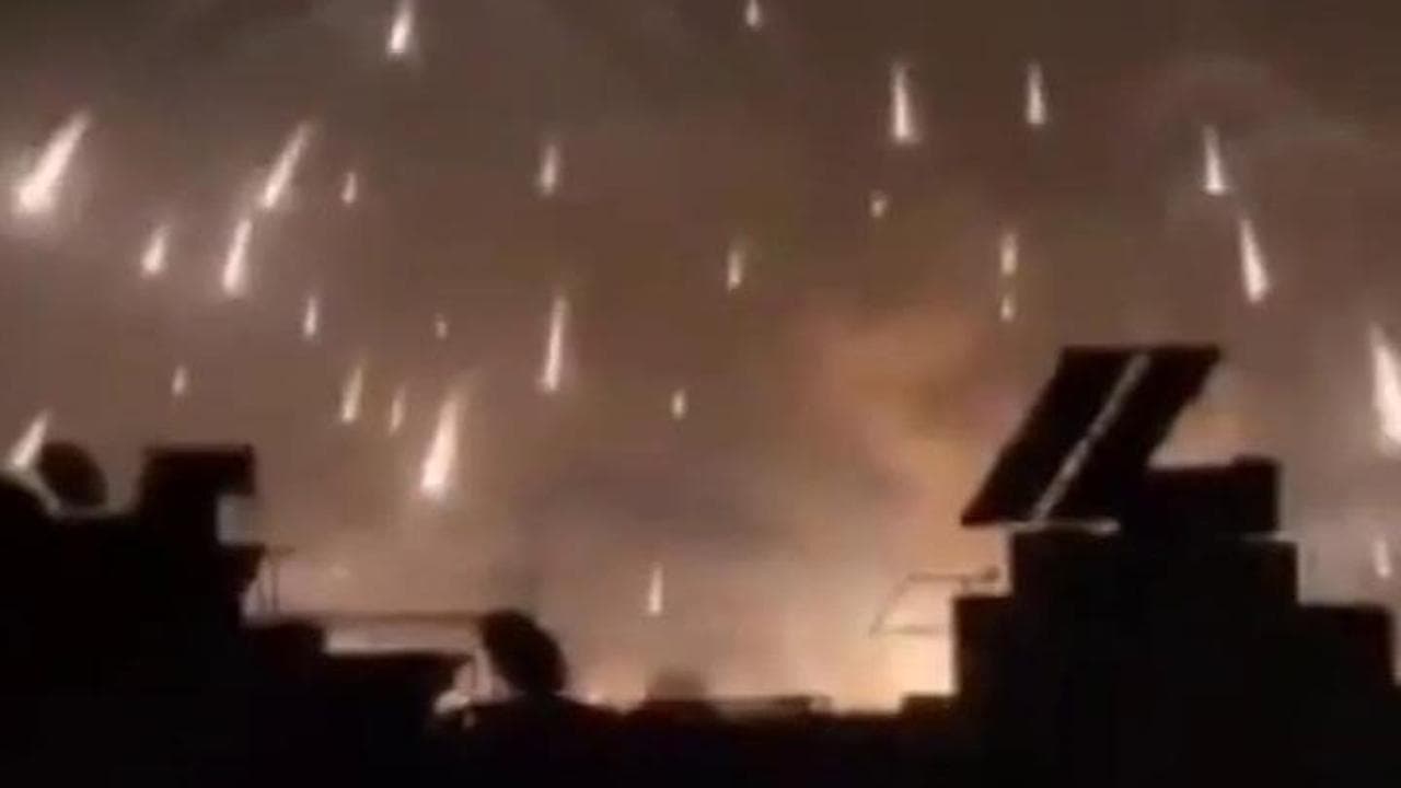 Siria, l'esplosione dell'arsenale colpito dagli israeliani