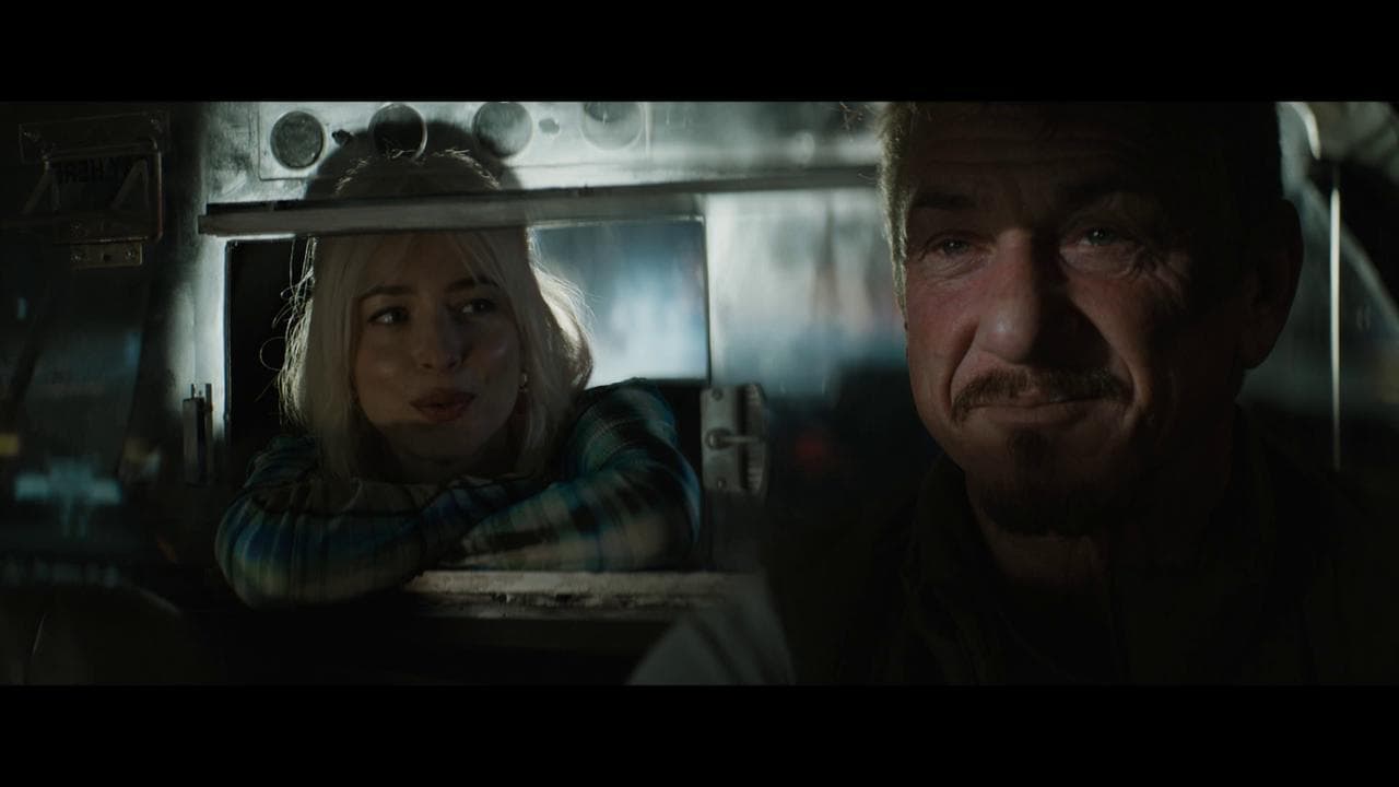 "Una notte a New York" viaggio in taxi con Sean Penn e Dakota Johnson