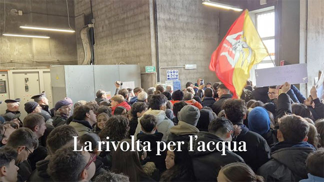 <a href="https://palermo.repubblica.it/cronaca/2024/12/01/news/siccita_sicilia_crisi_clima_soluzioni-423764247/">Mille cittadini di cinque Comuni della provincia di Enna, capitanati dai  sindaci, hanno occupato la diga Ancipa e bloccato la condotta per  Caltanissetta: &egrave; l&rsquo;apice dell&rsquo;emergenza idrica in Sicilia</a>