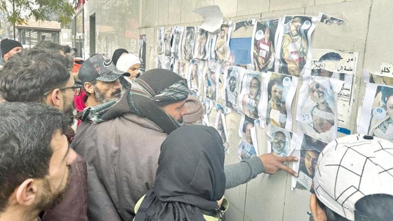Siria, la caccia ai fantasmi delle madri di Sednaya: “Troveremo i nostri figli”