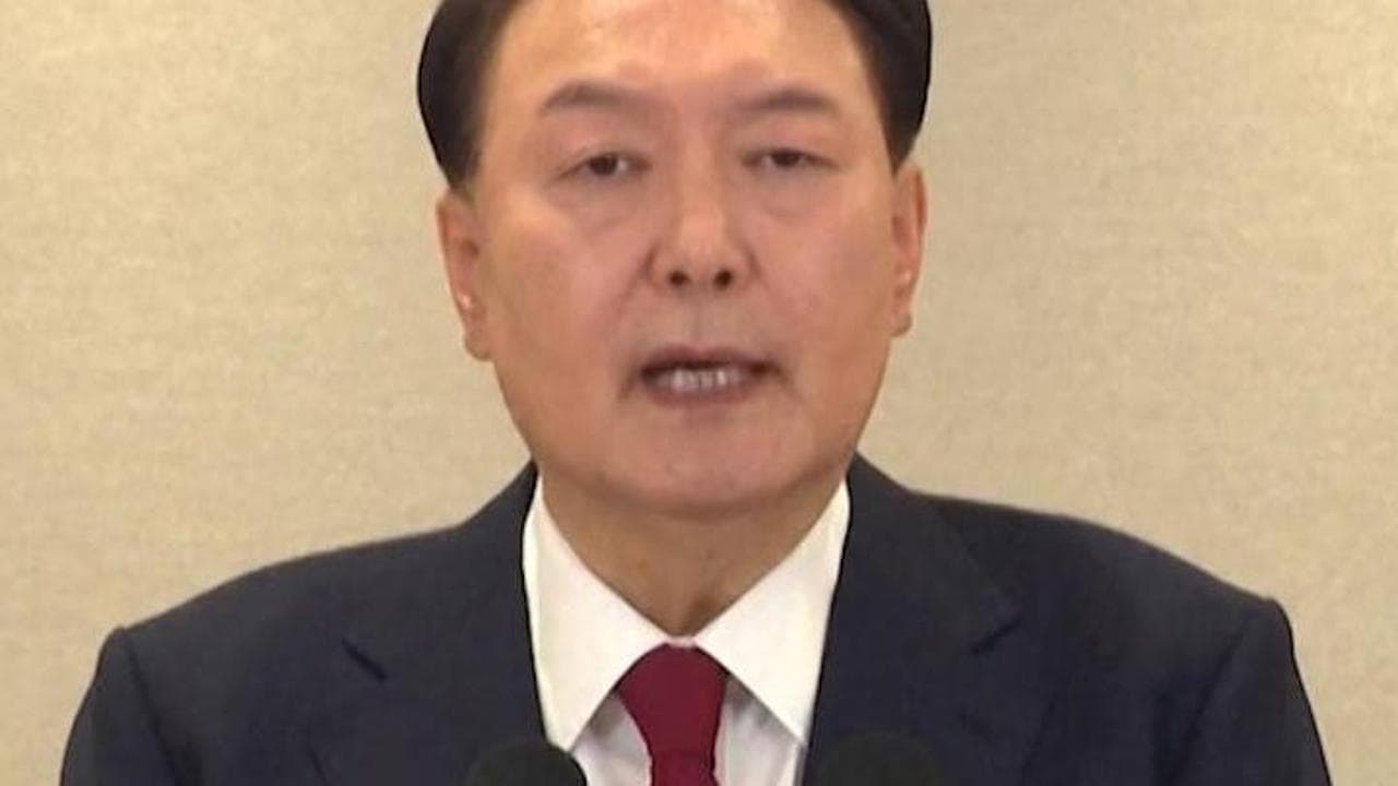 Corea del Sud, il presidente Yoon Suk Yeol torna in tv: "Combatterò fino alla fine"
