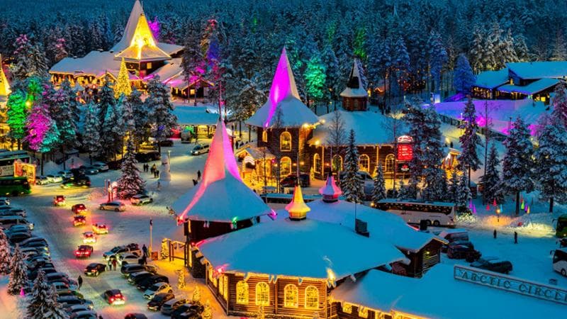 Lapponia, l’overtourism sbarca nel villaggio di Babbo Natale. Proteste anti-Airbnb come a Maiorca