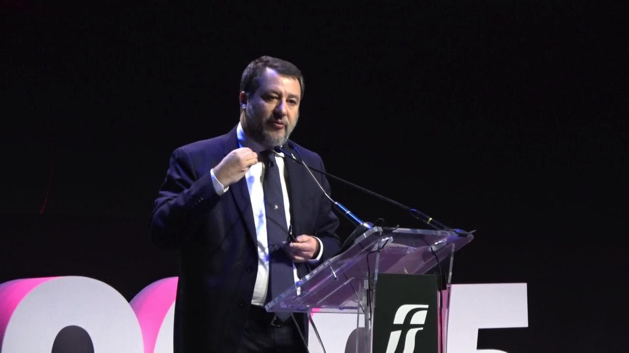 Salvini: "Basta scontri sullo sciopero, le norme vanno riviste con i sindacati"