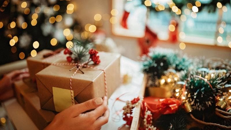 Regali di Natale, gli italiani non rinunciano ai prodotti di marca: uno su 3 è alimentare