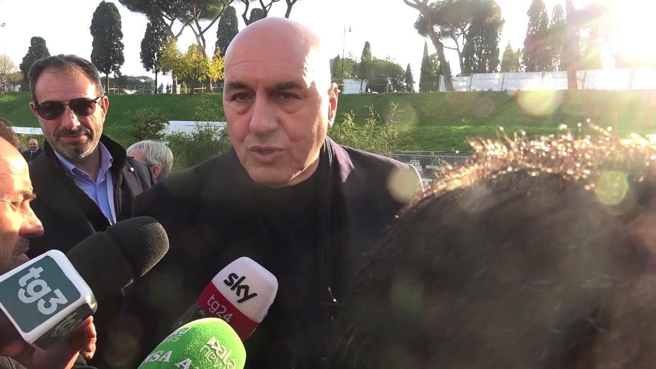 Crosetto sull'aumento degli stipendi dei ministri: "I parlamentari adeguassero i loro ai nostri"