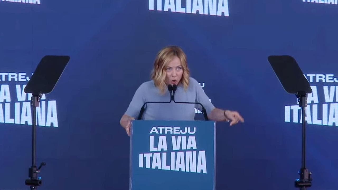 Meloni: "Le critiche di Prodi sull'Europa? Ho stappato una bottiglia e brindato alla mia salute"