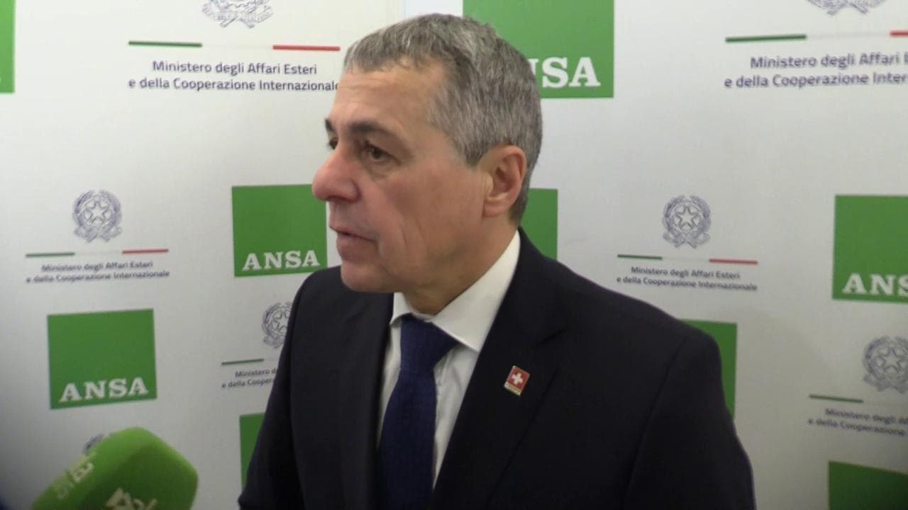 Ucraina, il ministro degli Esteri svizzero: "Stiamo lavorando a una confenza di pace con la Russia"