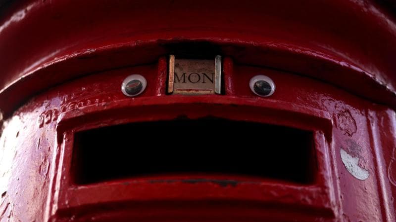 Da Enrico VIII al magnate ceco Kretinsky, la Royal Mail diventa privata
