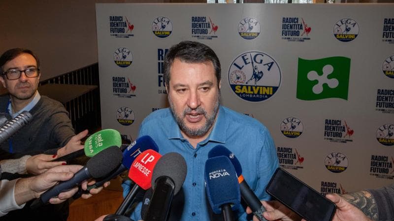 Salvini cede, al congresso voto sul leader. Fontana: “Attenti ai problemi del Nord”