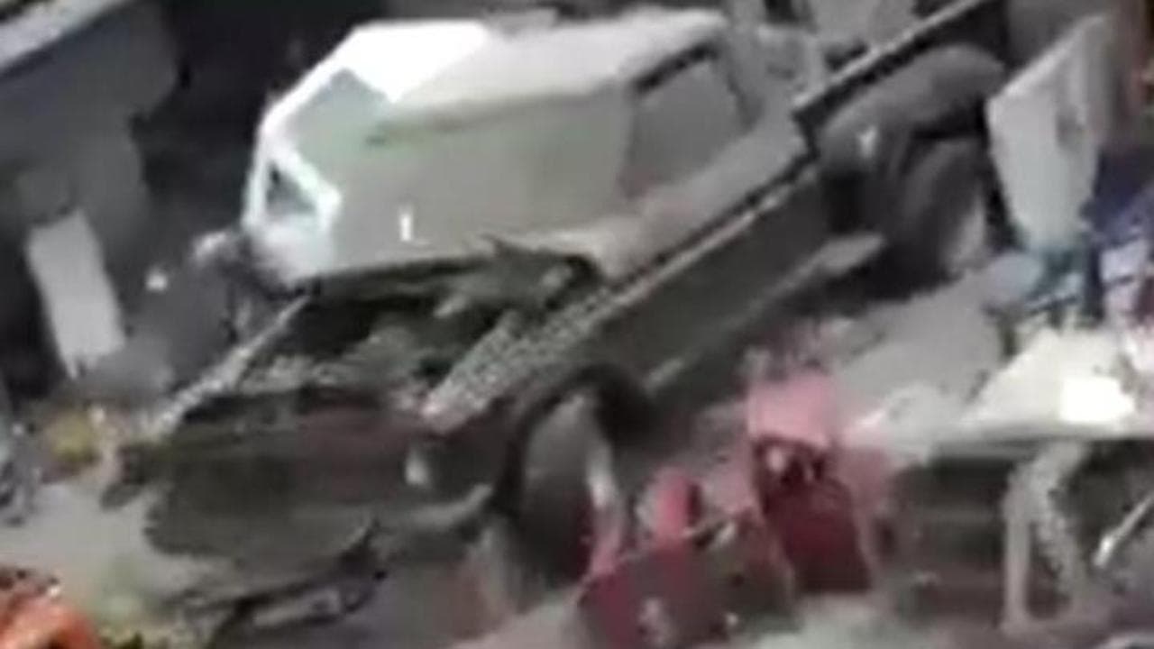 Terremoto a Vanuatu, la potenza della scossa nelle riprese di una officina e di un supermercato