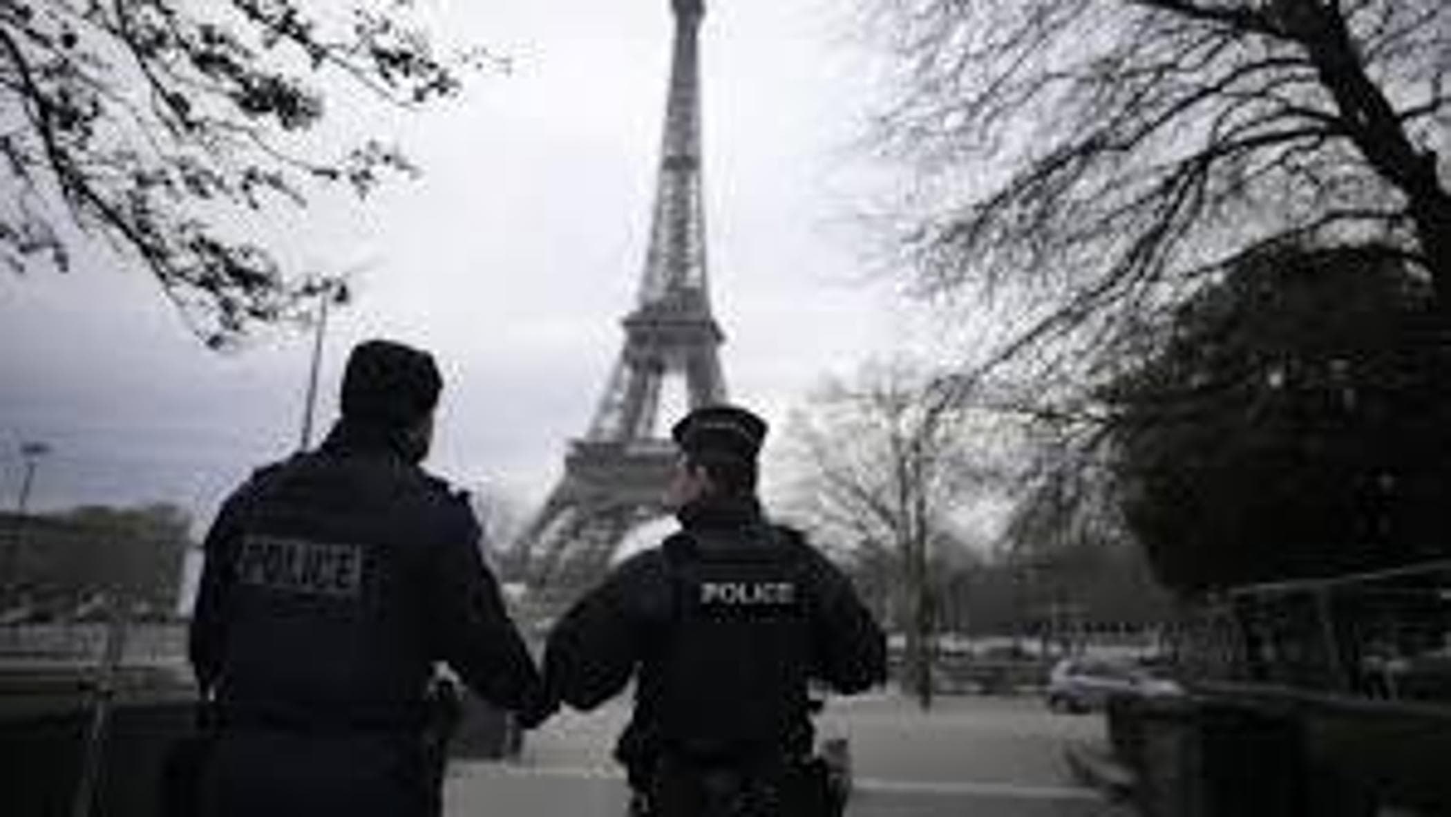 Fransa'da Paris'te bir lise yakınında kavga: 15 yaşındaki çocuk bıçaklanarak öldü
