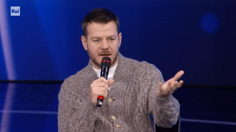 Alessandro Cattelan durante la conferenza stampa