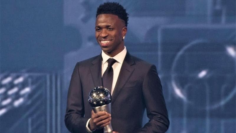 Vinicius jr con il premio