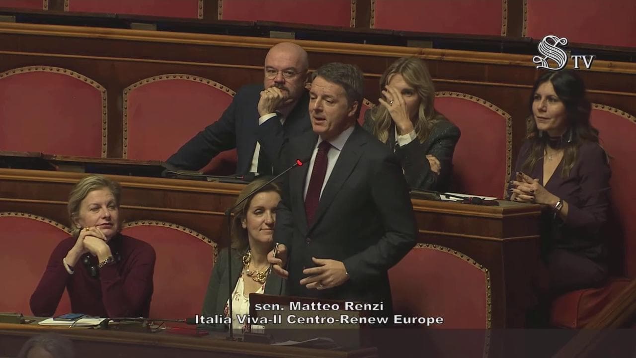 Renzi prende in giro l'intesa Meloni-Milei: "Lui grida 'Afuera!', Lei grida 'Cnel'"