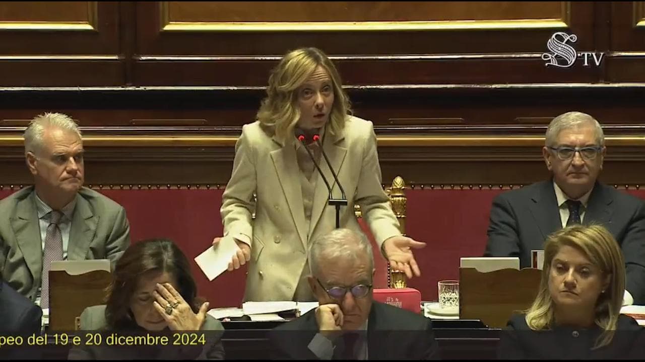 Meloni fa i versi in Senato, alza la voce su Caivano: "Cacciati i camorristi, erano lì prima di noi"
