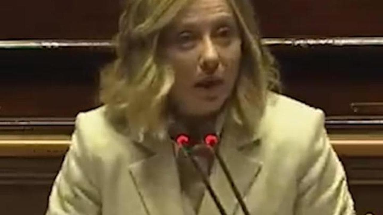 Meloni fa i versi in Senato, alza la voce su Caivano: "Via i 36 camorristi, erano lì prima di noi"