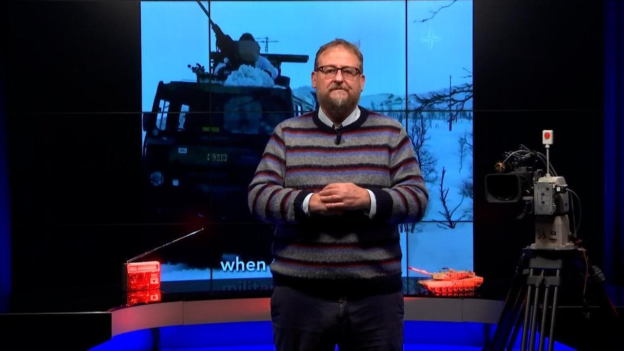 Sentieri di guerra, la casa di Babbo Natale finisce nello scontro Nato-Russia